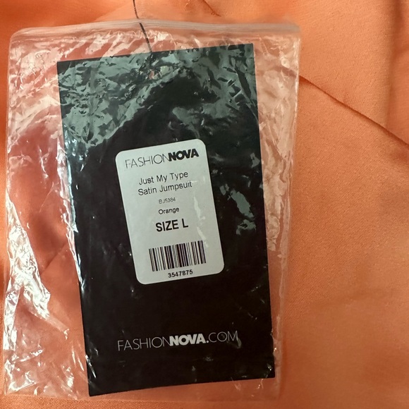 NWT FASHION NOVA SATIN JUMPSUIT LARGE - Picture 4 of 12